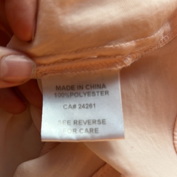 Urban Outfitters Baby Pink Flowy Satin Tank Top. Size Small. - Picture 4 of 5